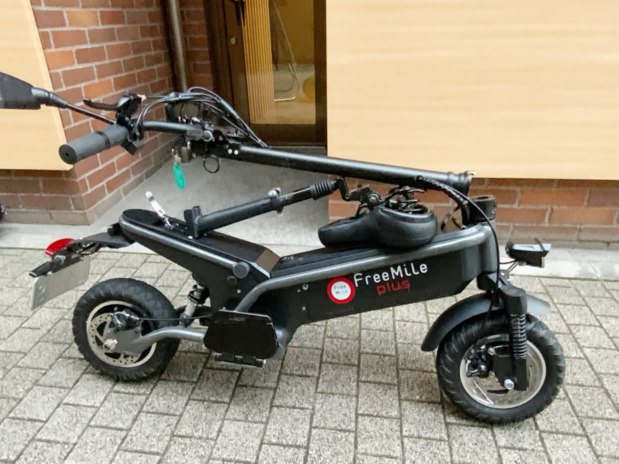 コンパクト電動バイクとは？メリット・デメリットを紹介！ | FreeMile Blog｜特定小型原付・電動自転車・電動バイク情報